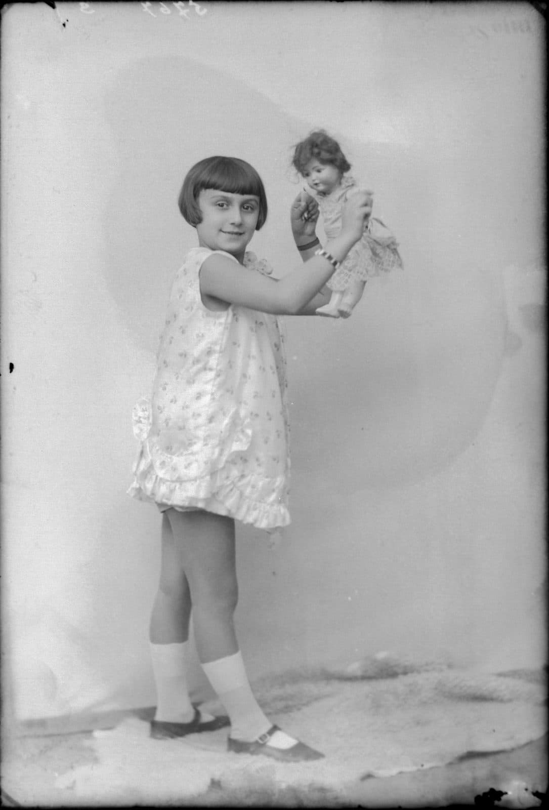 Fotografia z atelier E. Janusz, negatyw nr 001