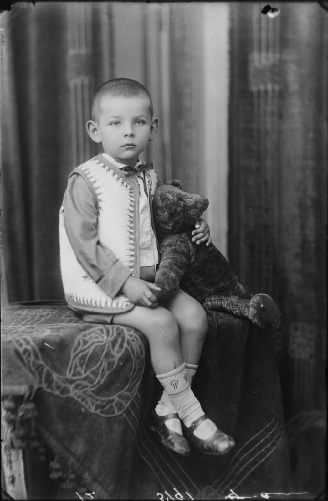 Fotografia z atelier E. Janusz, negatyw nr 010