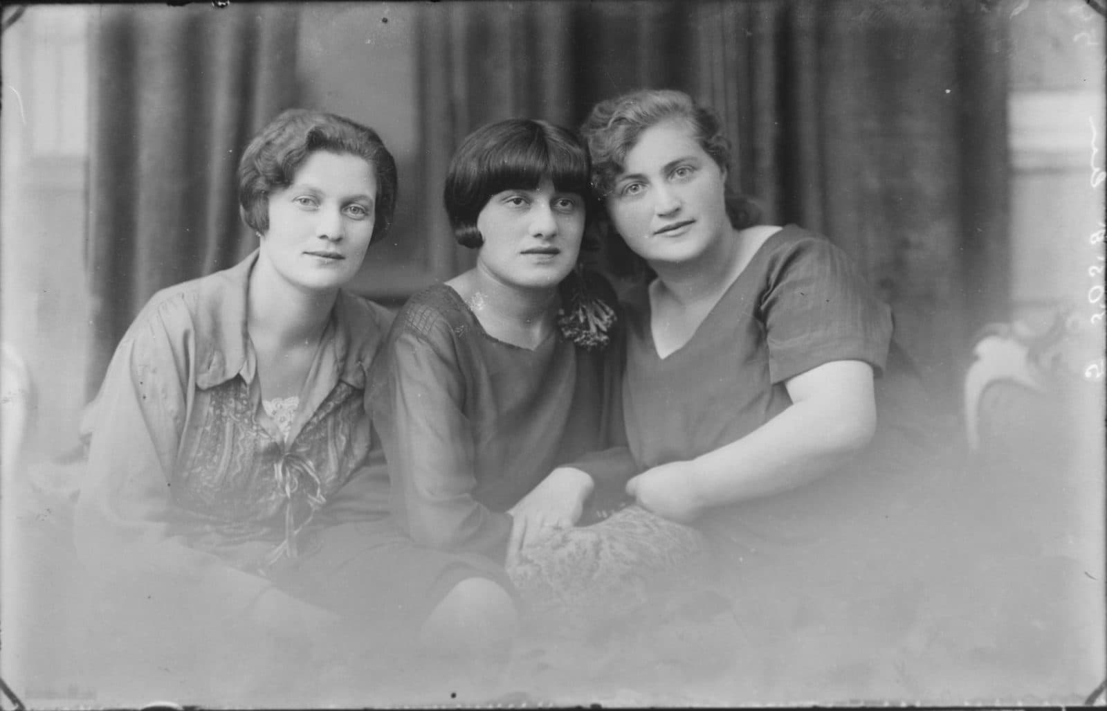 Fotografia z atelier E. Janusz, negatyw nr 030