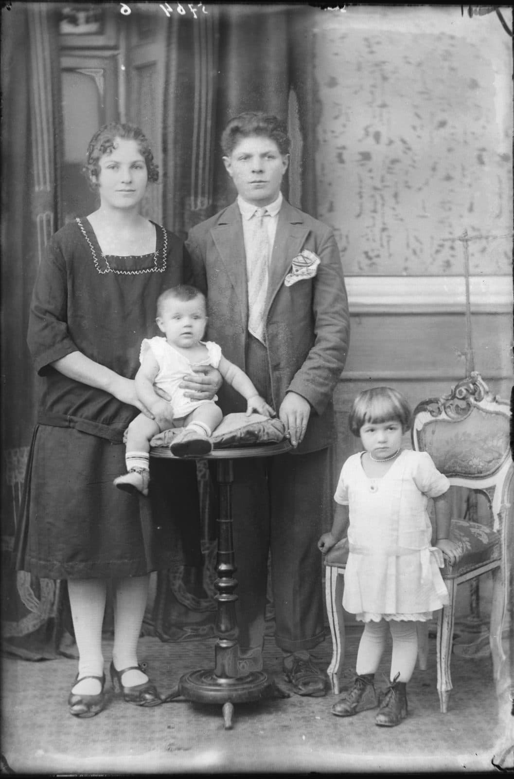 Fotografia z atelier E. Janusz, negatyw nr 049