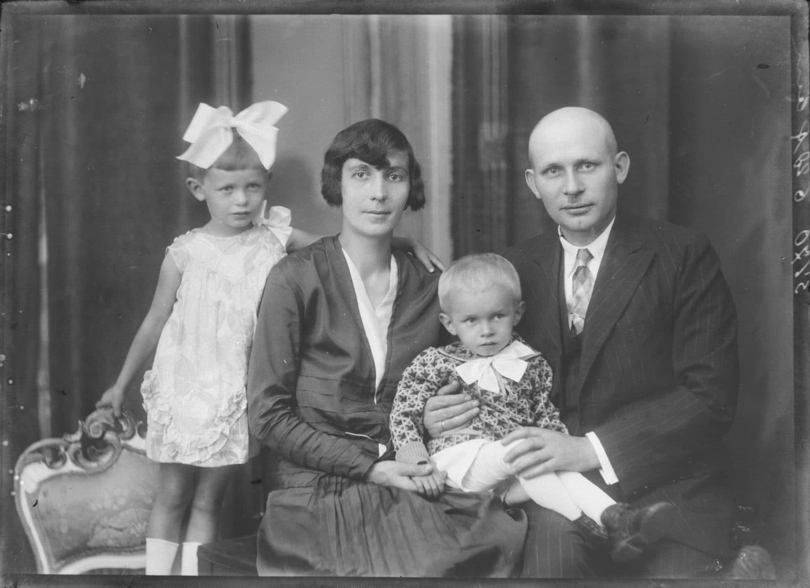 Fotografia z atelier E. Janusz, negatyw nr 082