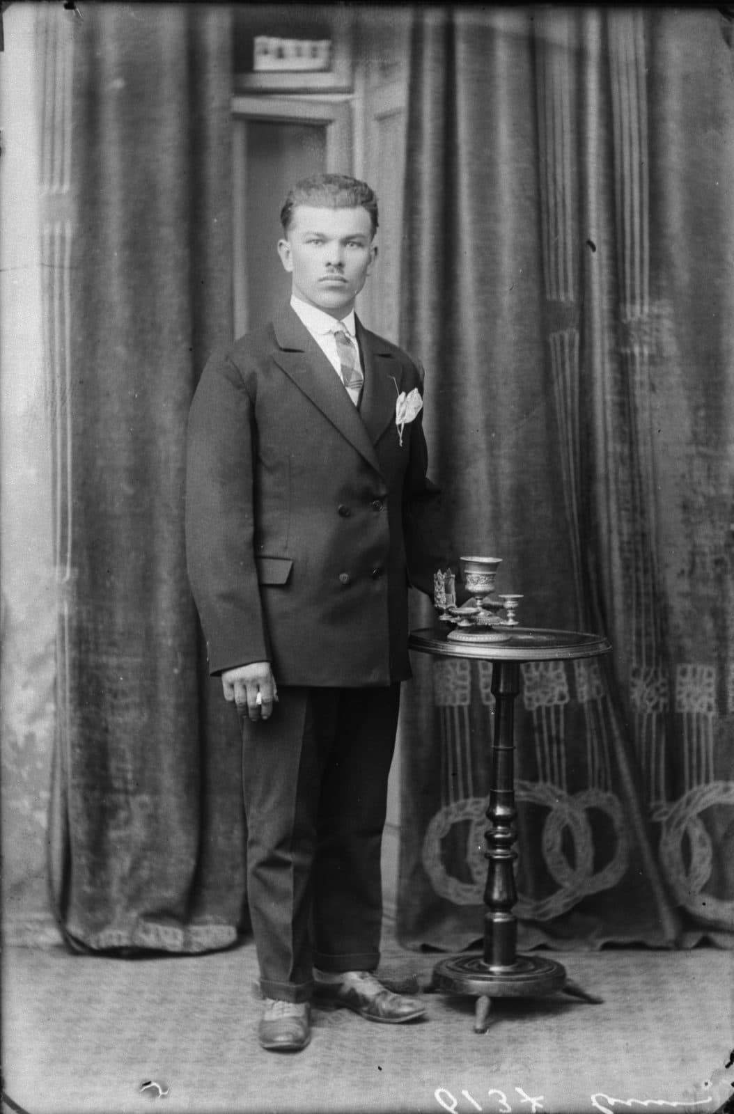 Fotografia z atelier E. Janusz, negatyw nr 107