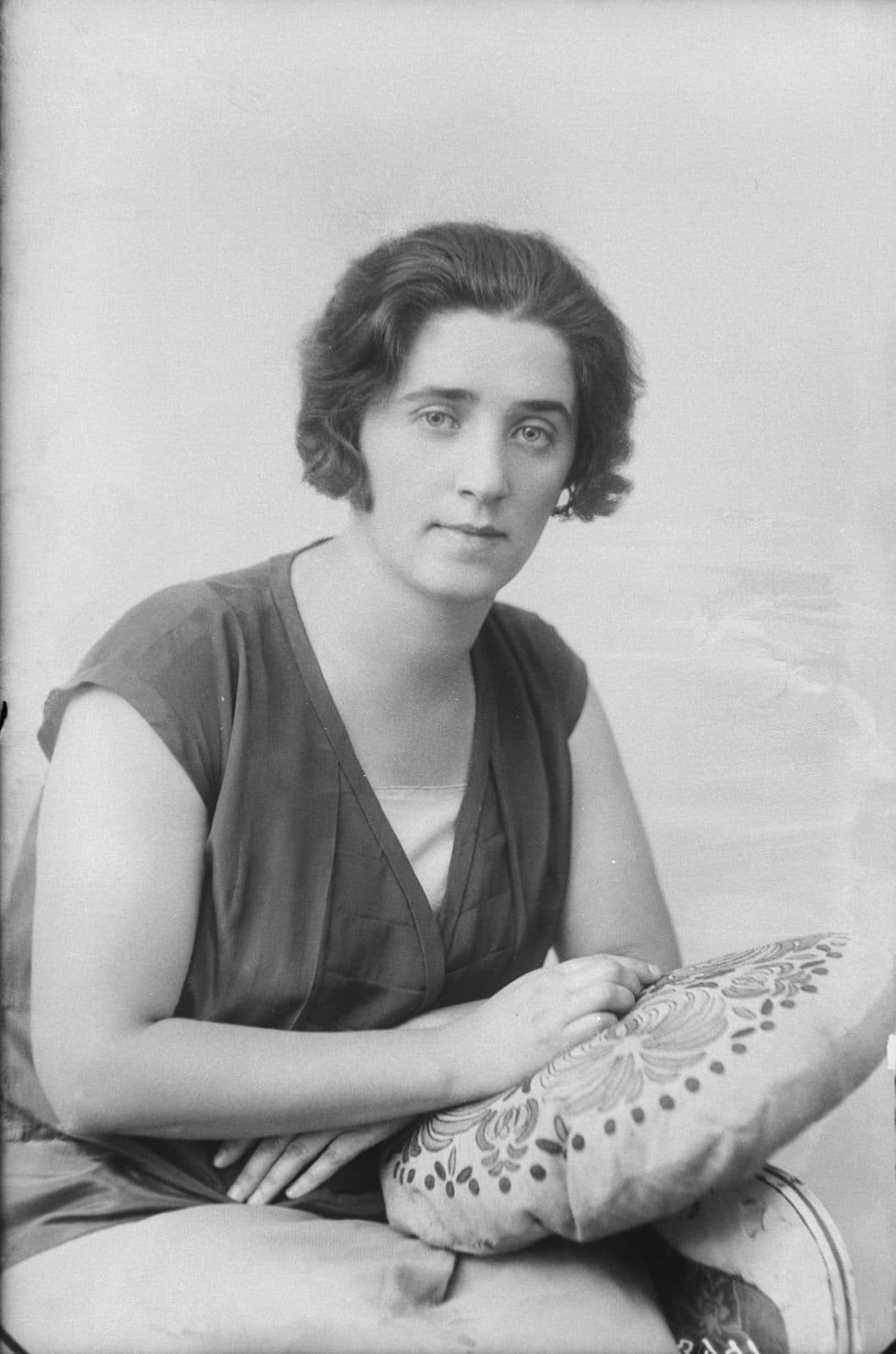 Fotografia z atelier E. Janusz, negatyw nr 110