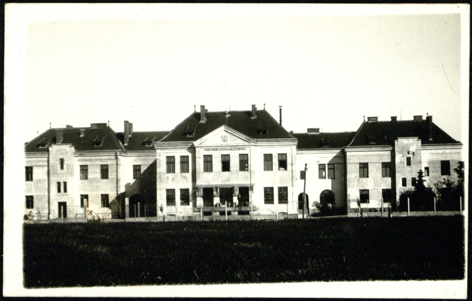 Edward Janusz (Rzeszów) – Państwowa Szkoła Mleczarska w Rzeszowie, pocztówka fotograficzna